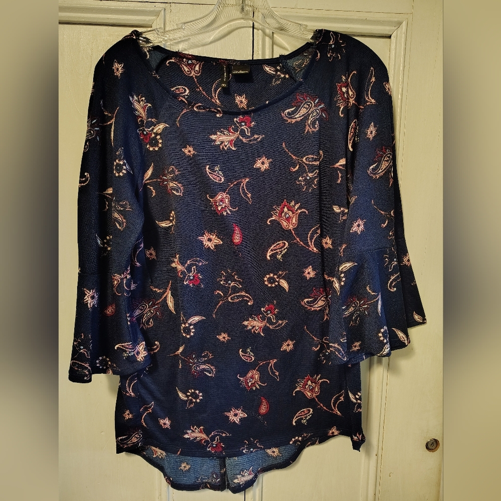 New Directions Blue Floral Top Size XL